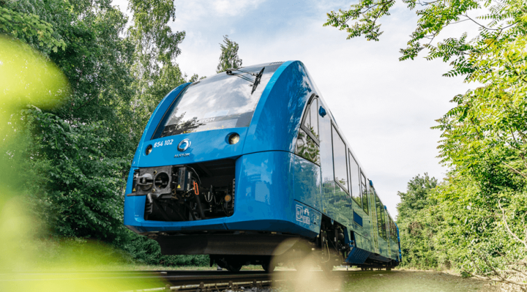 氢能的燃料电池列车。照片由©Alstom/Rene Frampe。